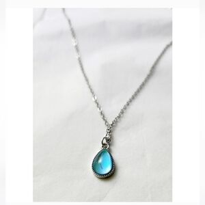Dainty Blue Stone Pendant Necklace